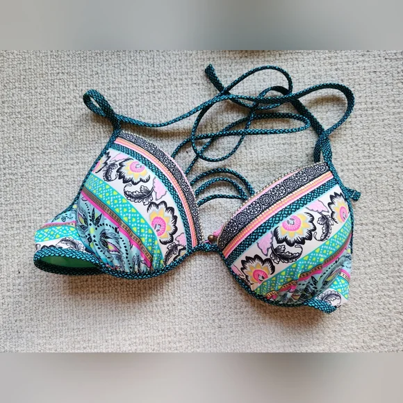 Bundle of 4 Swim Tops- 36B - Picture 3 of 9